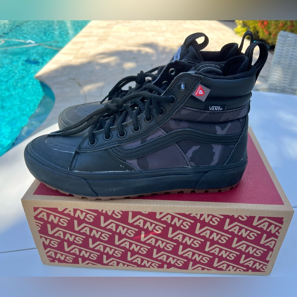 VANS Sk8 Hi MTE 2.0 DX sneakers in the Woodland Camo/Black VNIA4P3ITUL.